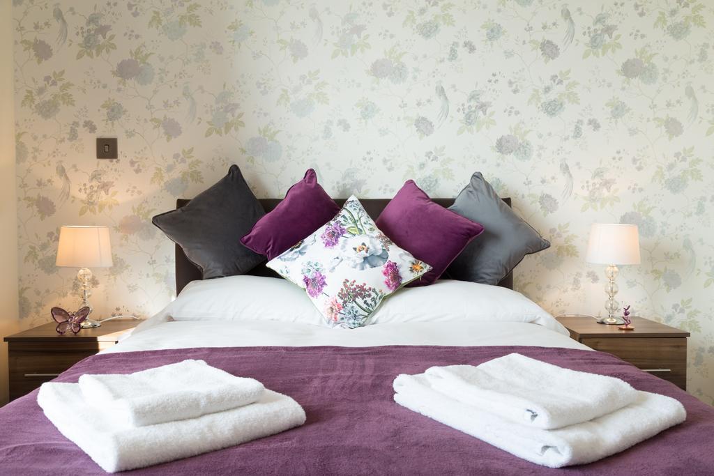 Contemporary & Homely Penthouse, 2 Mins Walk From Cambridge Station, Lift Access, Secured Gated On-Site Parking, Self Check-In, Super Fast Wifi, Terrace & Sleeps 6 Ngoại thất bức ảnh
